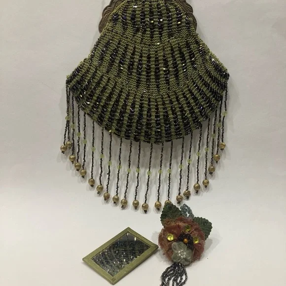 WAYNE KLESKI GREEN BEADED PURSE - Picture 7 of 13